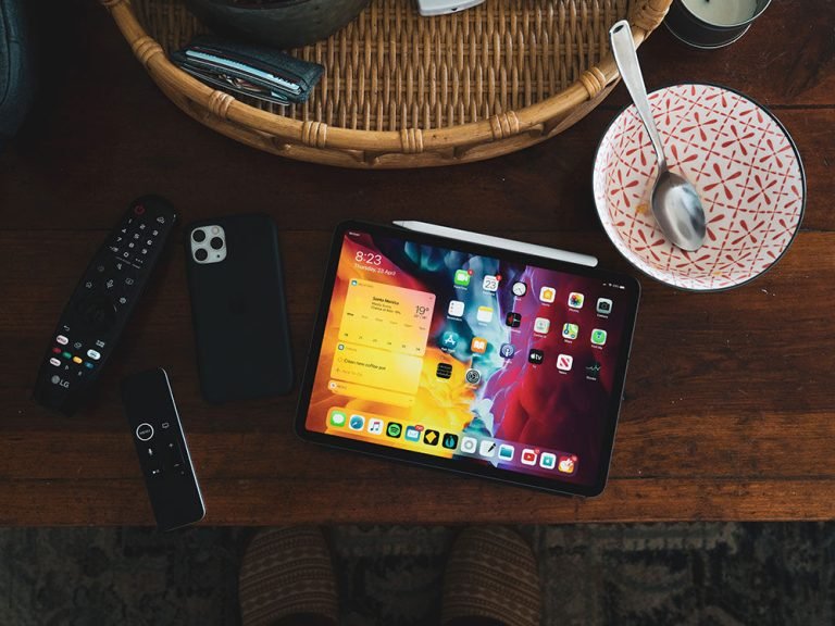 michael jeffery hgvmvDYdmnY unsplash GlamEssence: Elevating Beauty with Innovation