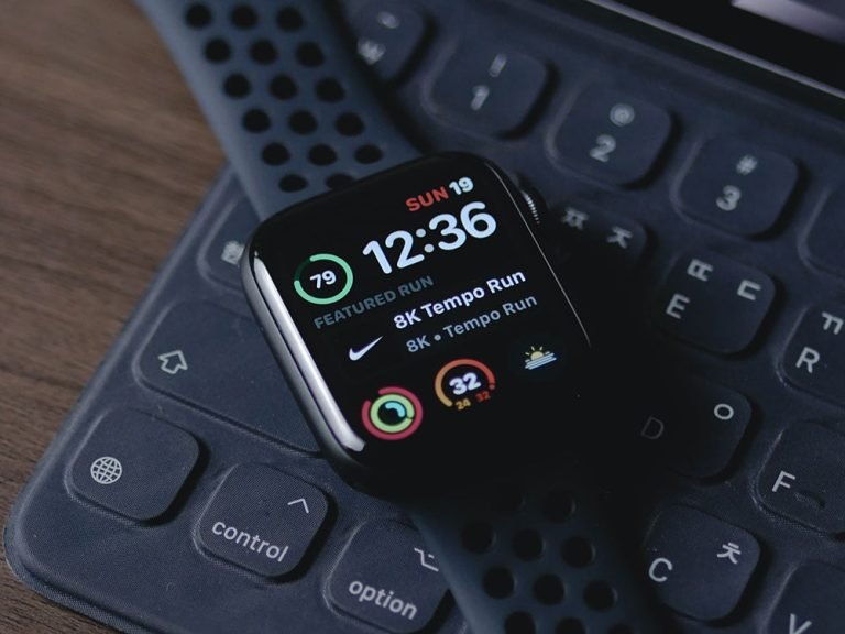 shiwa id iZVrfElG1t0 unsplash 3 GlamEssence: Elevating Beauty with Innovation